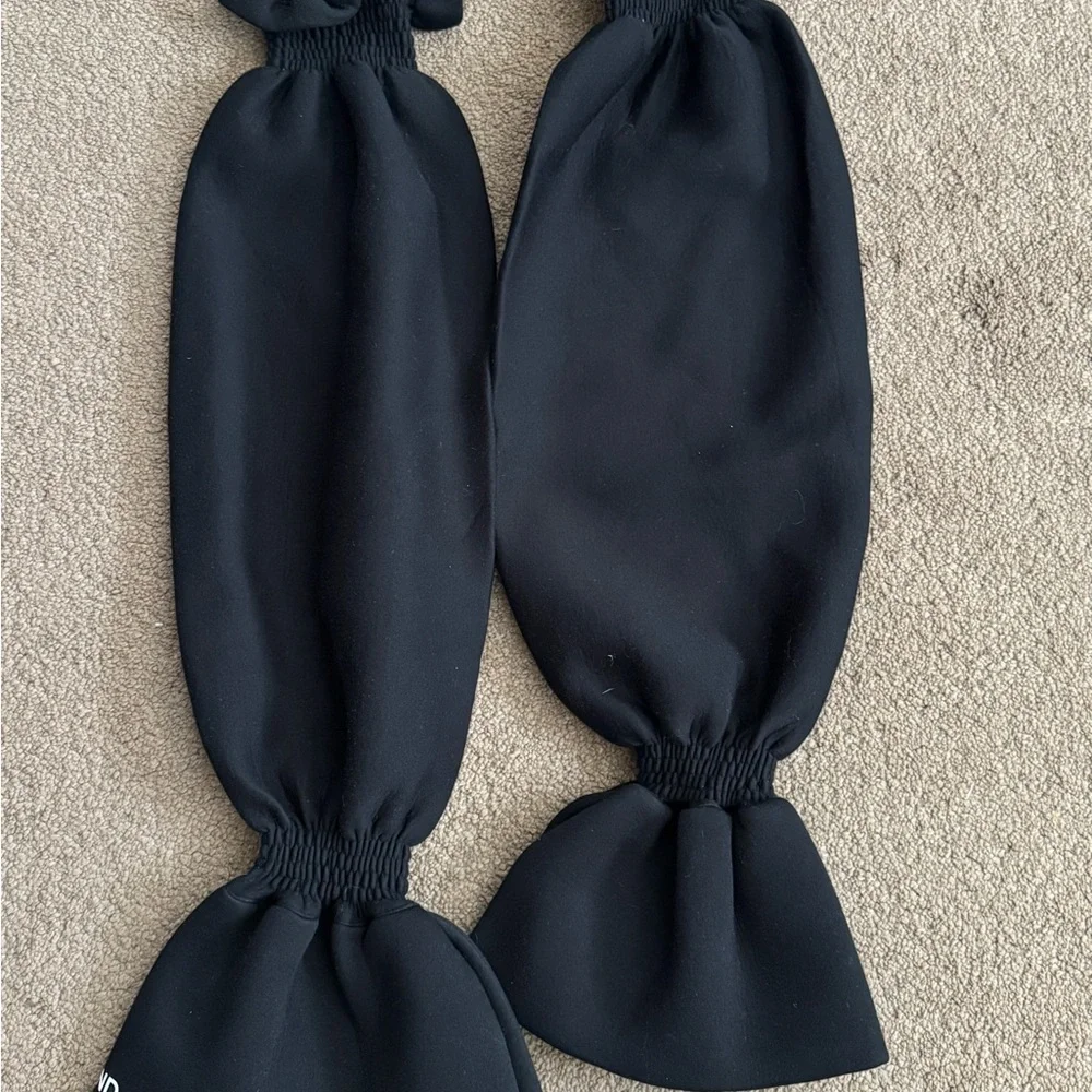 Burberry Detachable Arm Sleeves - Picture 4 of 5